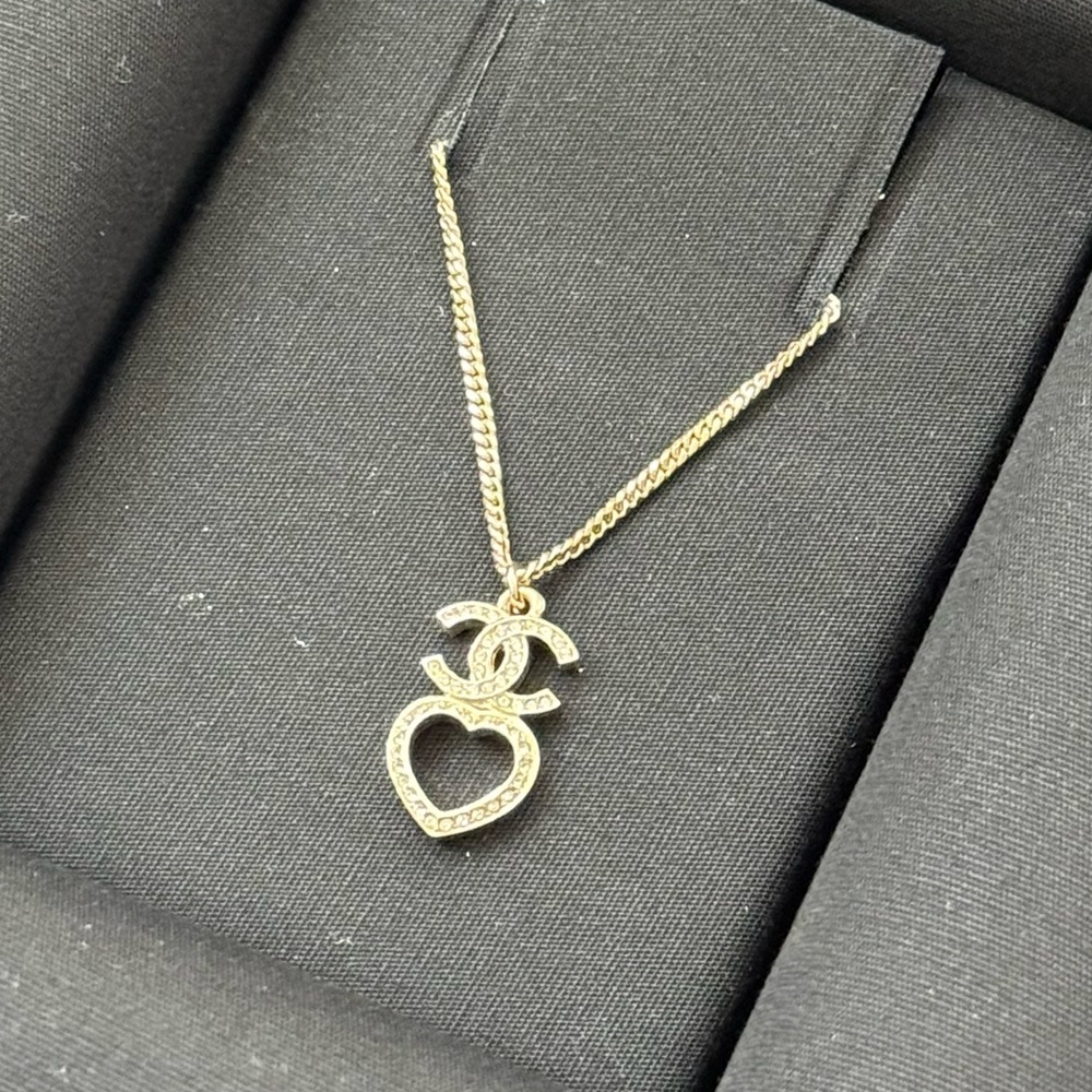 Chanel Strass Heart Necklace
